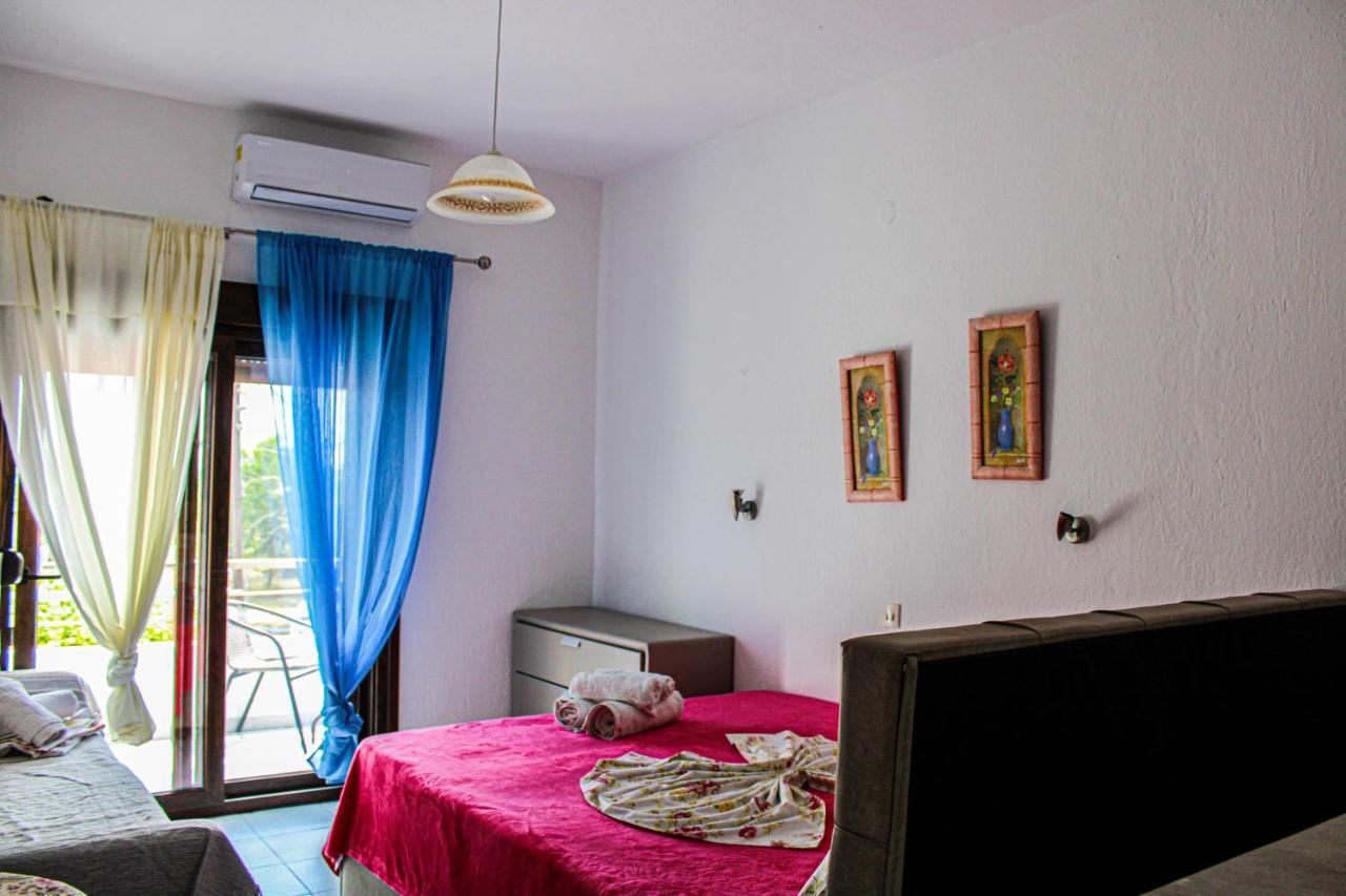 Theano Studios Paralia Sikias Exterior foto